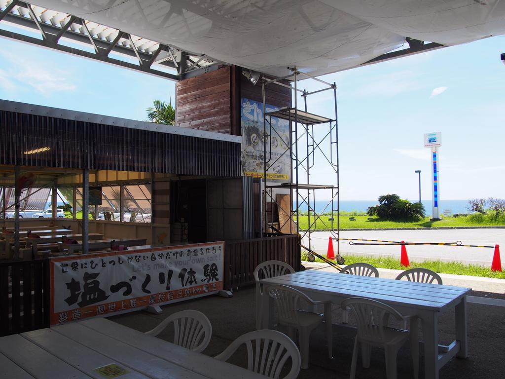 Tokeshi House Yomitan Exterior photo